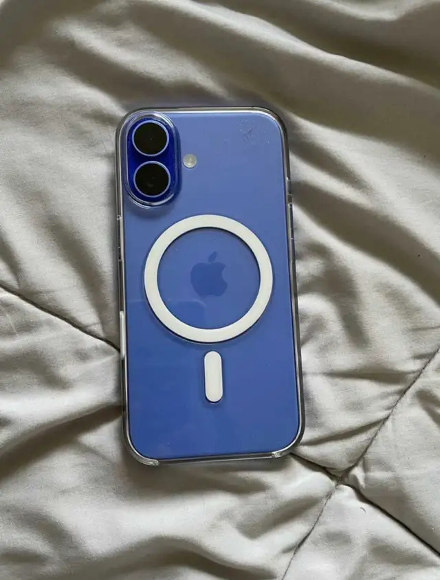 Iphone16 in Cell Phones in Leamington - Image 2