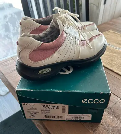 SOULIERS DE GOLF FEMME, View more