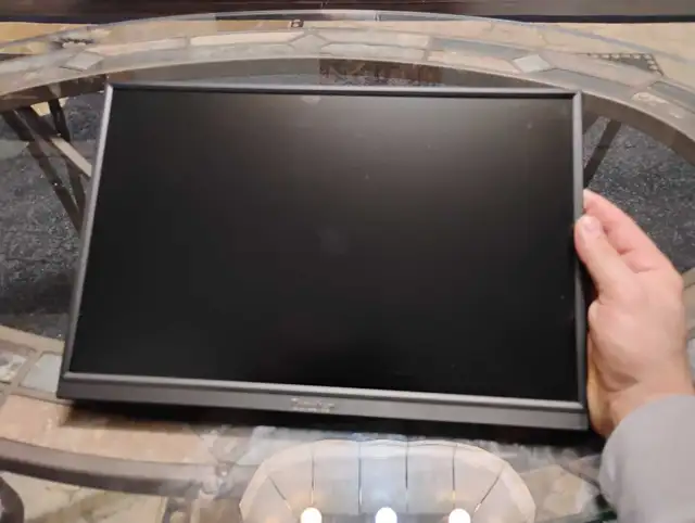 Touchscreen Portable Monitor 16 Inch in Monitors in Cambridge - Image 8