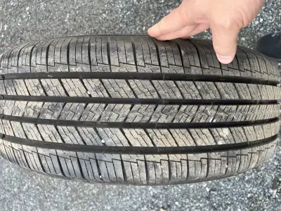 4 x 255/60r19 rovelo instinct suv + Mag GMC j’ai les acheté en mai de l’année passée. Ils ont roulé...