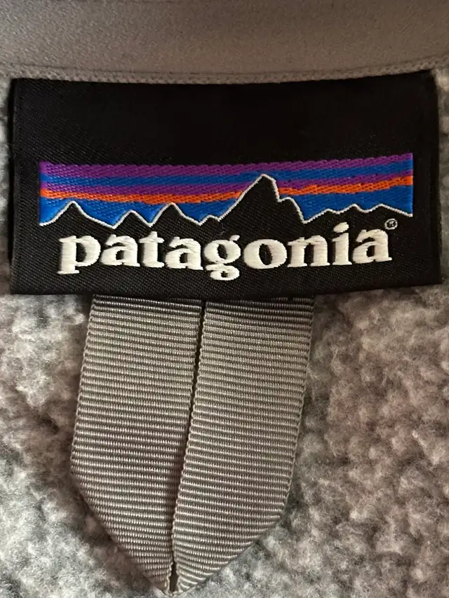 Patagonia Better Sweater Fleece - Medium in Women's - Tops & Outerwear in Calgary - Image 4