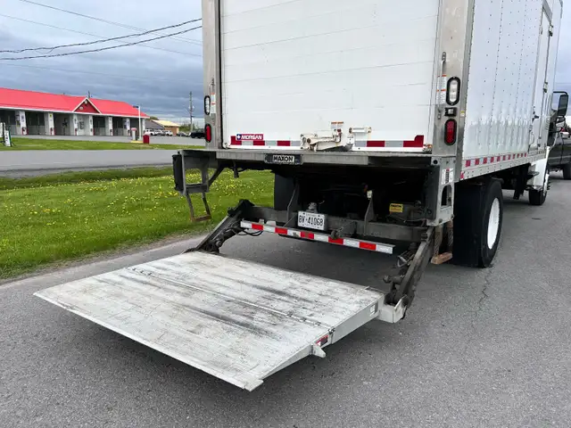 2016 freightliner m2 18’ reefer truck in Heavy Trucks in Napanee - Image 10