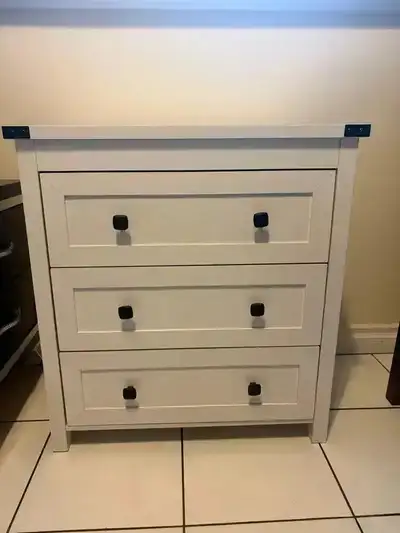 New bachelor dresser, 3 drawers, View more