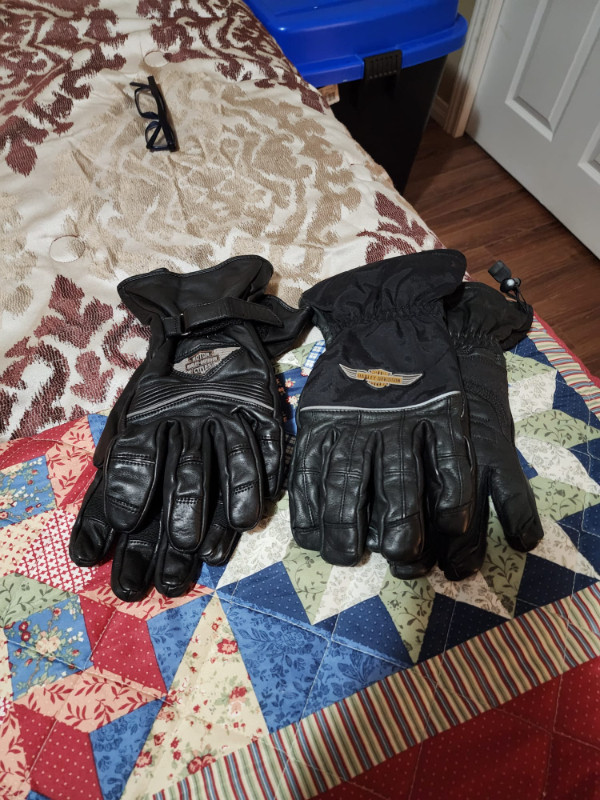 Harley-Davidson Men's Leather Winter Gloves.  New never used in Men's in Kapuskasing