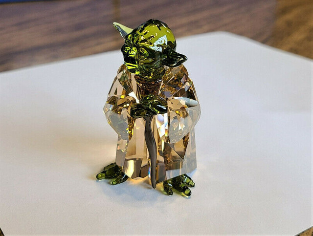 SWAROVSKI Crystal STAR WARS  ~ MASTER YODA ~ Figurine in Arts & Collectibles in Thunder Bay - Image 4