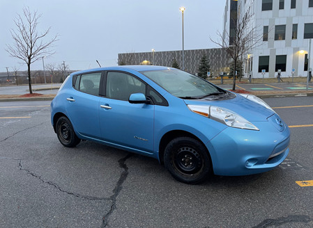 2013 Nissan LEAF 4dr HB S dans Autos et camions  à Ville de Montréal - Image 4