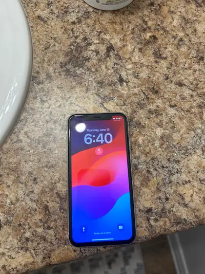 iPhone XR (64gb Really good condition)
