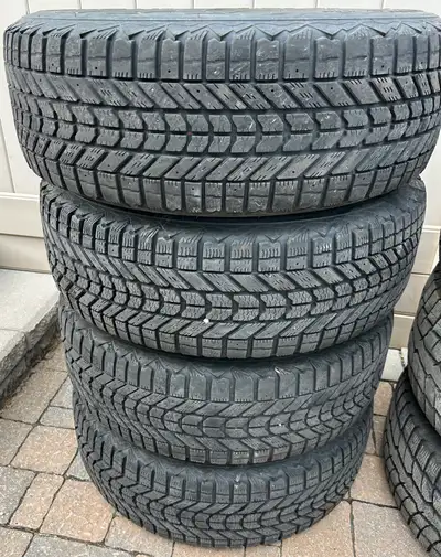Off a Honda Odyssey Size: 235/65R17 Center Bore / Hub Bore: 64.1 mm Bolt Pattern (PCD): 5x120 $400