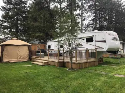 The listed price is for the trailer, and to be removed at the buyers expense. At this time, the trai...
