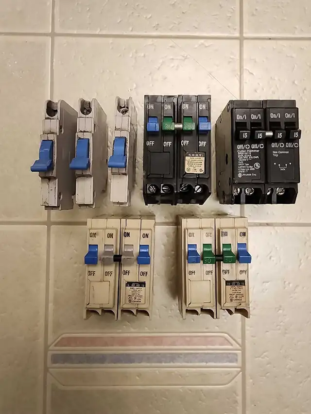 Panel Breakers Siemens Quad Style & Stab Lok Schneider Single 15 in Electrical in Calgary - Image 2