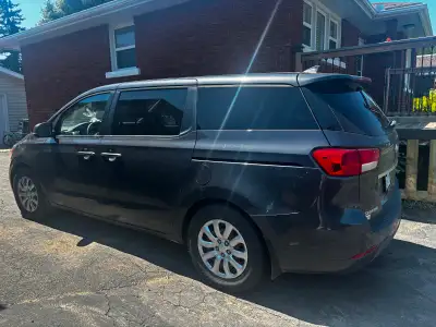 Kia Sedona mini van. Great family vehicle, has been very reliable. This accident free 7 seater famil...
