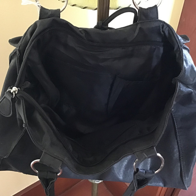 As New Large Black Purse in Women's - Bags & Wallets in Kamloops - Image 4