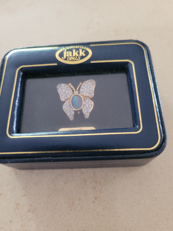 Australian Jakk Opal pin in Jewellery & Watches in Kitchener / Waterloo