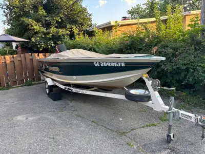 À vendre, excellent bateau de pêche Legend V-165 Scorpion 2002 en aluminium, Équipement * Castagnier...