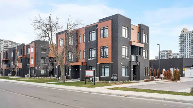 2 Bedroom Townhouse for Rent in Downtown Richmond Hill