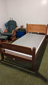 Twin bed with box spring 