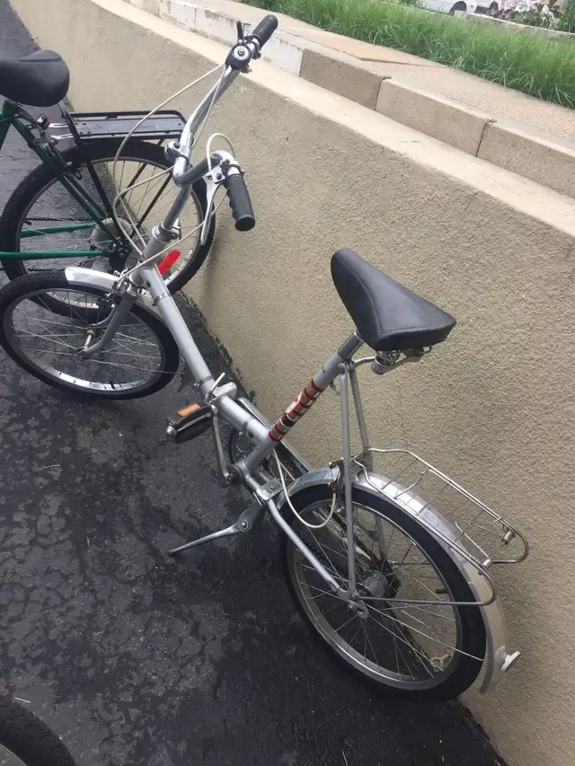 Vélos  pliables et autres les prix sont variés. in Cruiser, Commuter & Hybrid in Laval / North Shore - Image 5