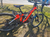 2017 GIANT GLORY 2 DH bike *Marzocchi BOMBER suspension*