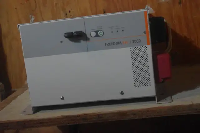 Xantrex Freedom SW 3000 Inverter Charger 12V 3000 WATT in General Electronics in Saskatoon - Image 8
