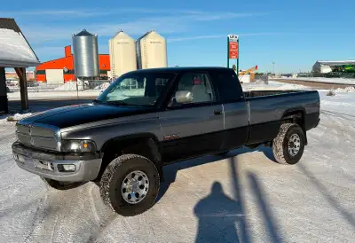 Title: 1997 Dodge Ram Extended Cab 4x4 Long Box – $19k+ In Receipts Price: $25,000 CAD (Approx. $17,...