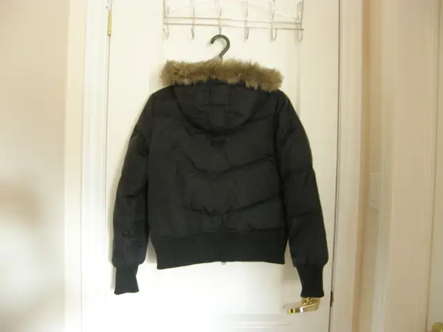 Woman light and winter jacket XS in Women's - Tops & Outerwear in Markham / York Region - Image 8