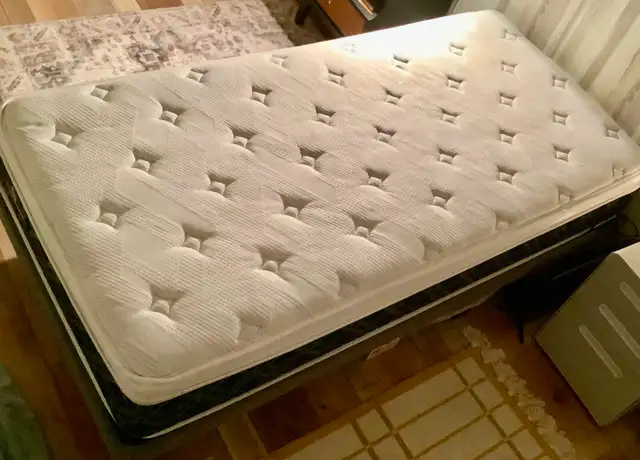 Matelas lit simple XL et base in Beds & Mattresses in Longueuil / South Shore - Image 5