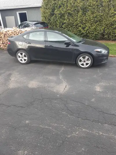 DODGE DART 2013 5 VITESSE 200 ML KL 1000.00$ CAUSE WIRE DU RECULON CASSER AMAZONE 145.00$