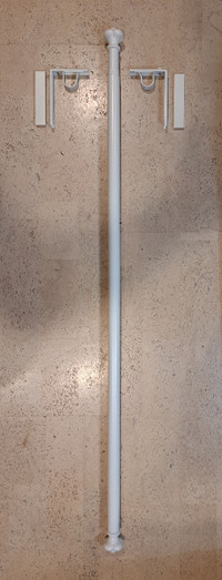 Pole (triangle) de rideau embouts blancs
