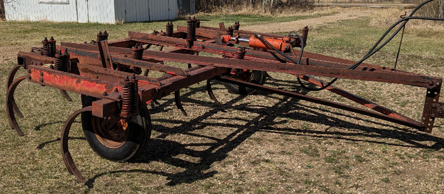 14 foot cultivator - $950 in Farming Equipment in Red Deer