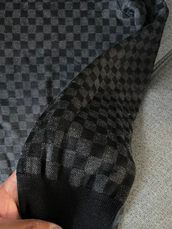 100% Authentic Louis Vuitton Damier Sweater in Men's in Mississauga / Peel Region - Image 3
