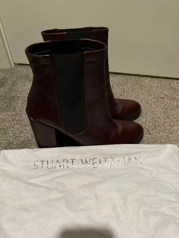 Stuart Weitzman Ankle boots - size 10 - pristine condition in Women's - Shoes in Calgary - Image 7