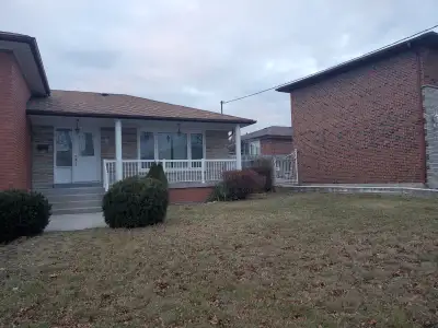 Newly Renovated big room in main floor for rent in quiet and highly-desired York University. Close t...