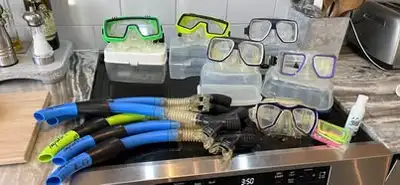 Dive masks and snorkles, View more