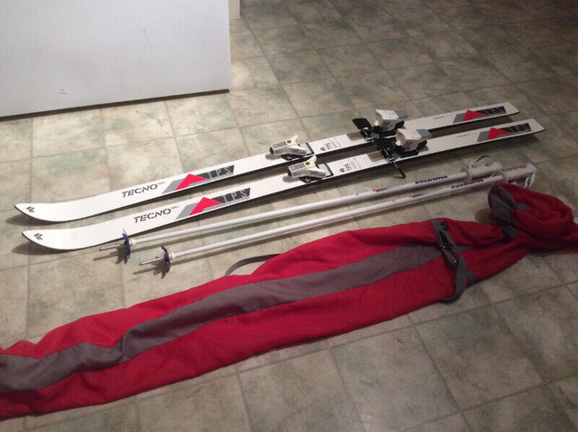 Skiing equipment in Ski in Moncton - Image 2