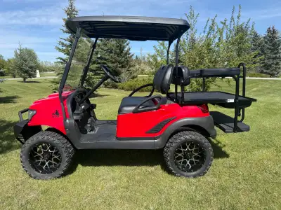 BIG RED IS FINALLY READY TO ROLL This one is a head-turner! ❤️ With its 6-inch lift kit, oversized t...