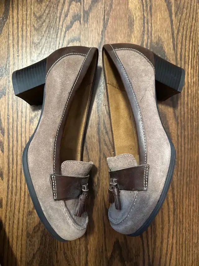 ladies shoes size 8 in Women's - Shoes in Hamilton - Image 4