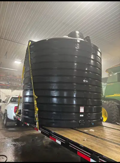This a brand new water tank. Hold-on industries. Model H5000URBK 5000 gallon. 2-3inch outlets for fe...