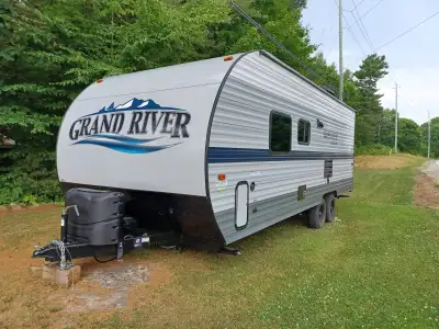 2021 26 ft. camper. Excellent condition. Very low kms. Sleeps 6-Queen bed plus bunks. Fully equipped...