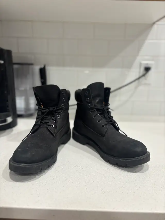 Black Timberland Men’s boot in Men's Shoes in Edmonton - Image 3