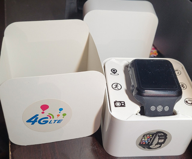 4G Smart Watch dans Appareils électroniques  à Laval/Rive Nord