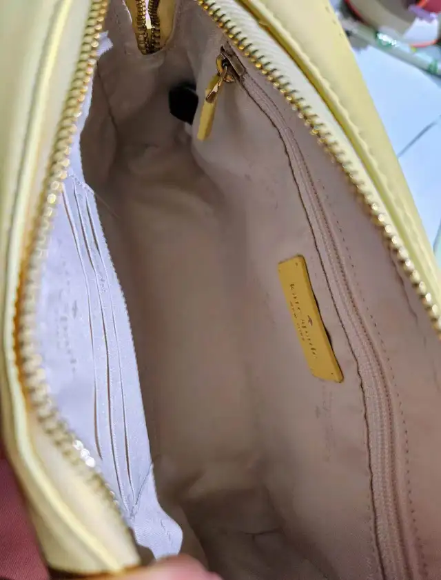 Kate Spade Carey Quilted Leather Camera Bag in a yellow sha in Bags & Luggage in Mississauga / Peel Region - Image 4