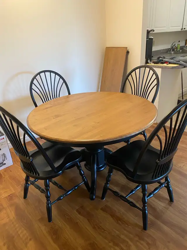 Solid Maple Table + 4 Chairs482653424248442886
