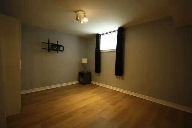 Nicely renovated  basement unit in Thornhill in Long Term Rentals in Markham / York Region - Image 8