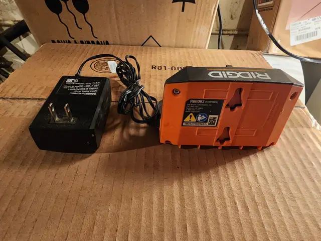Ridgid R86093 Lithium-Ion Wall Mount Battery Charger in Power Tools in Windsor Region - Image 6