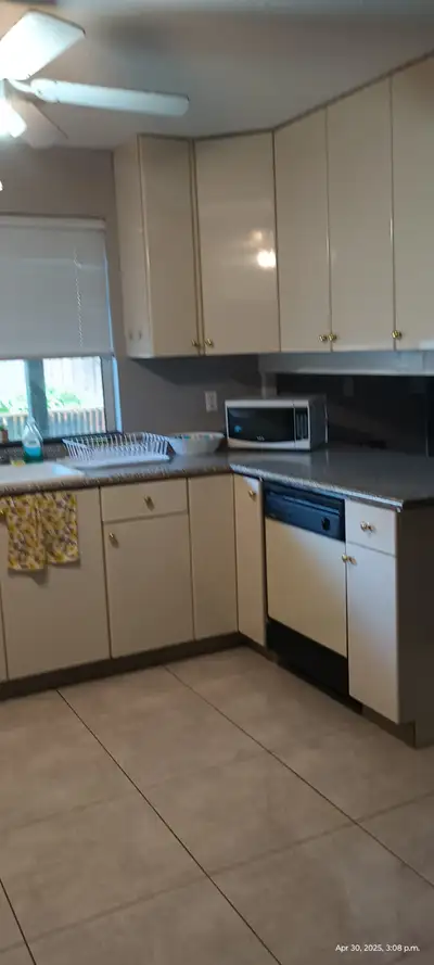 Room in fully furnished 2 bedroom suite available in Abbotsford