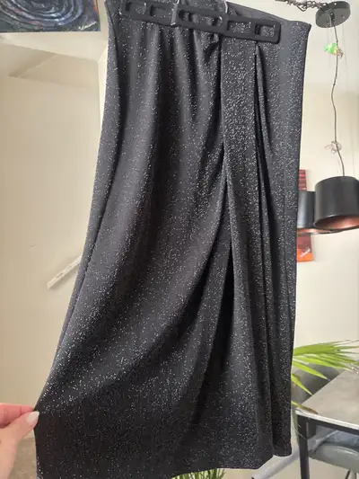 Jupe noire , View more