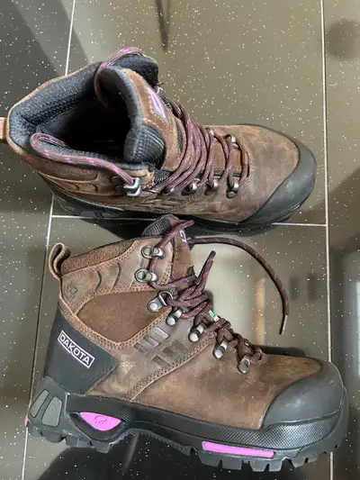 Steel toe bots women size 7.5, View more