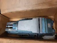 Machine vise - hydraulic clamping