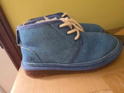 Ugg women's size 6 blue boot, View more