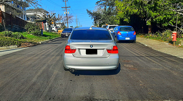 2007 BMW E90 323i CLEAN TITLE VERY LOW 180K MILEAGE in Cars & Trucks in Burnaby/New Westminster - Image 3